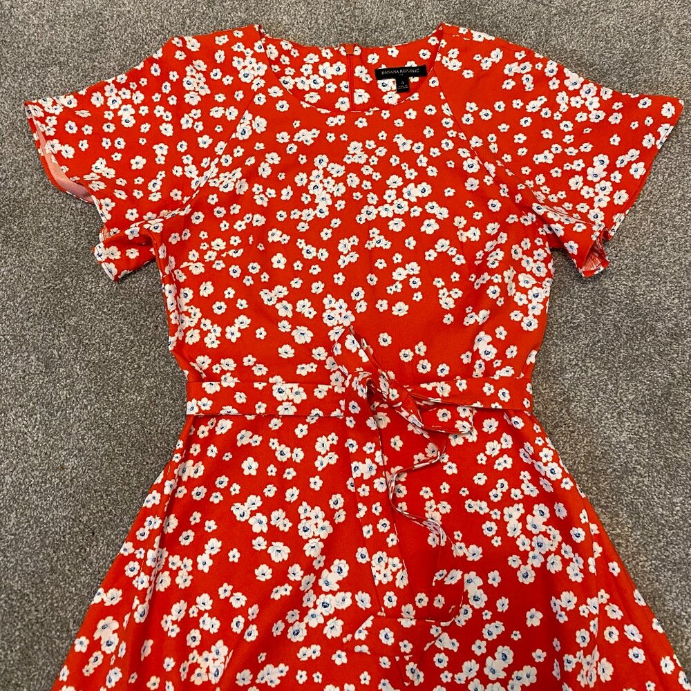 Ladies Dress Size 4 Banana Republic Coral/Dark Orange white short sleeve